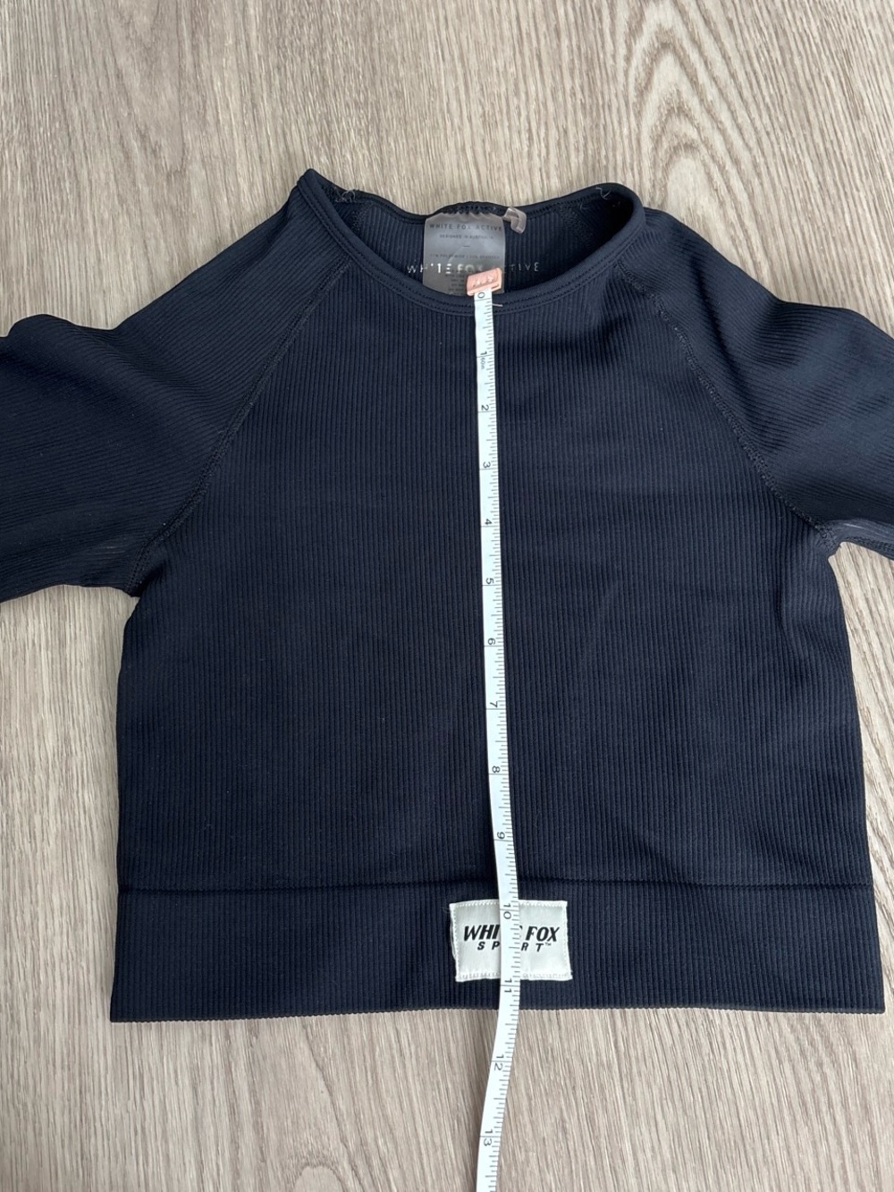 White fox Black long sleeve crop top size XS - Picture 4 of 5